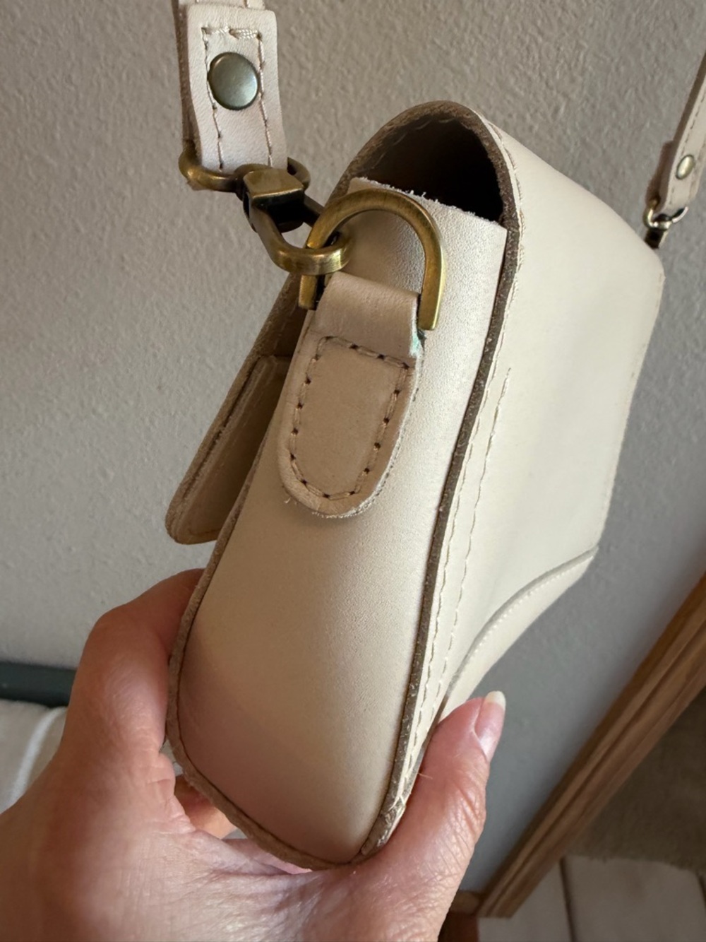 Portland Leather Mini Metro Crossbody‎ Purse Bag in Ivory, Bone - Picture 4 of 10